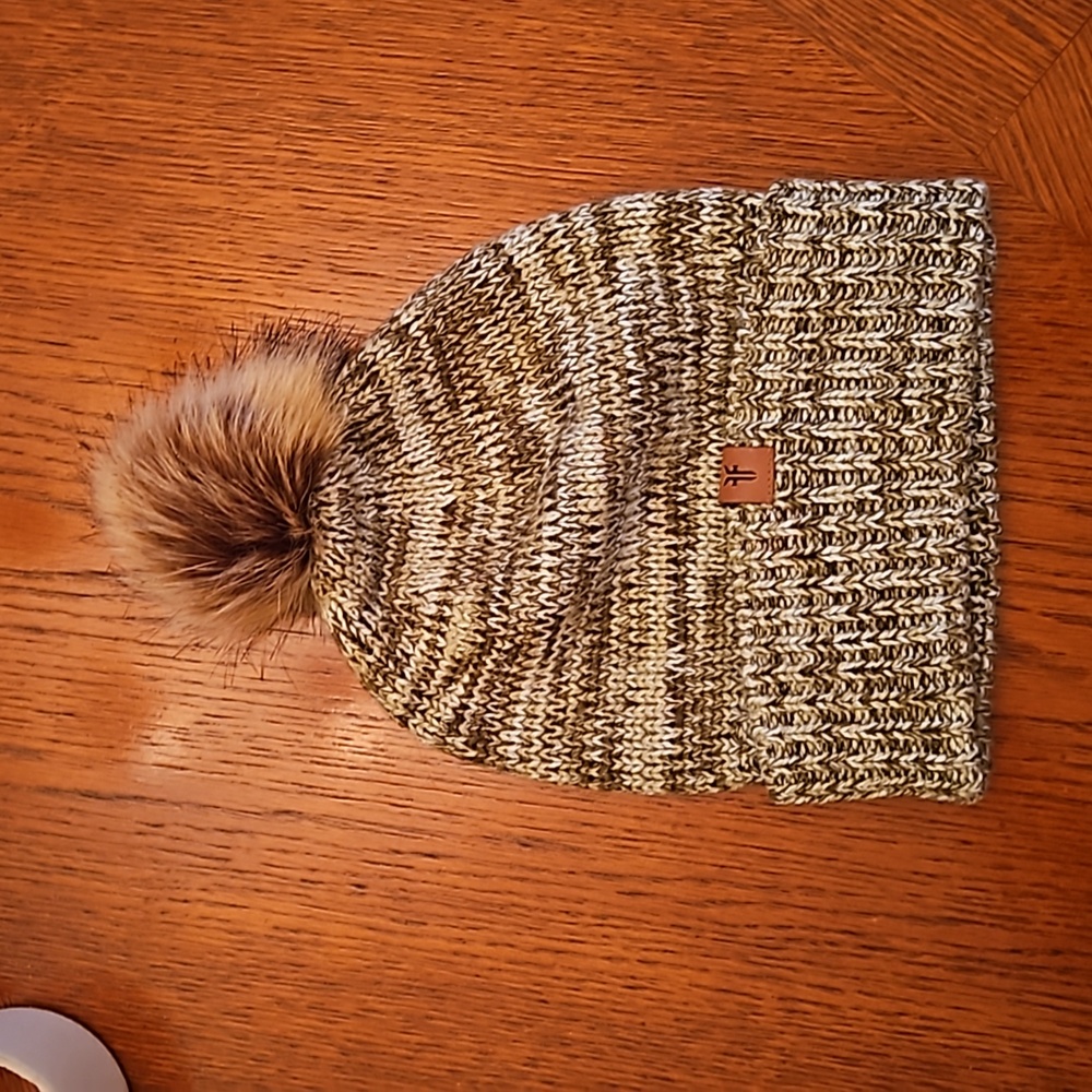 NWOT Frye Knit Pom Hat